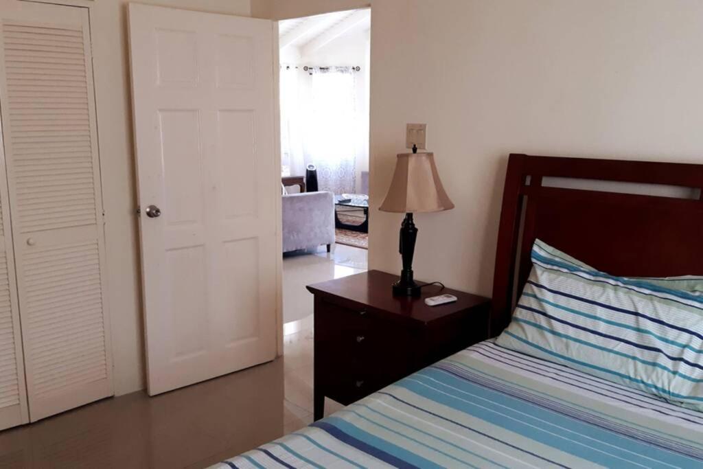 Bing'S Home Away From Home Ocho Rios Eksteriør billede